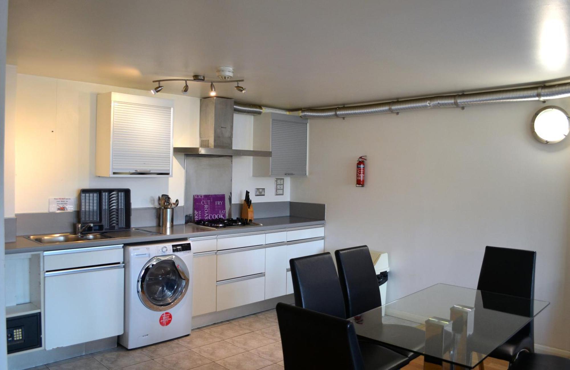 Access Apartments City Лондон Экстерьер фото