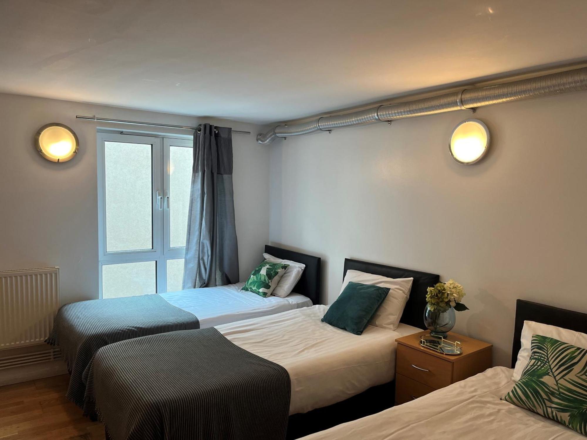 Access Apartments City Лондон Экстерьер фото