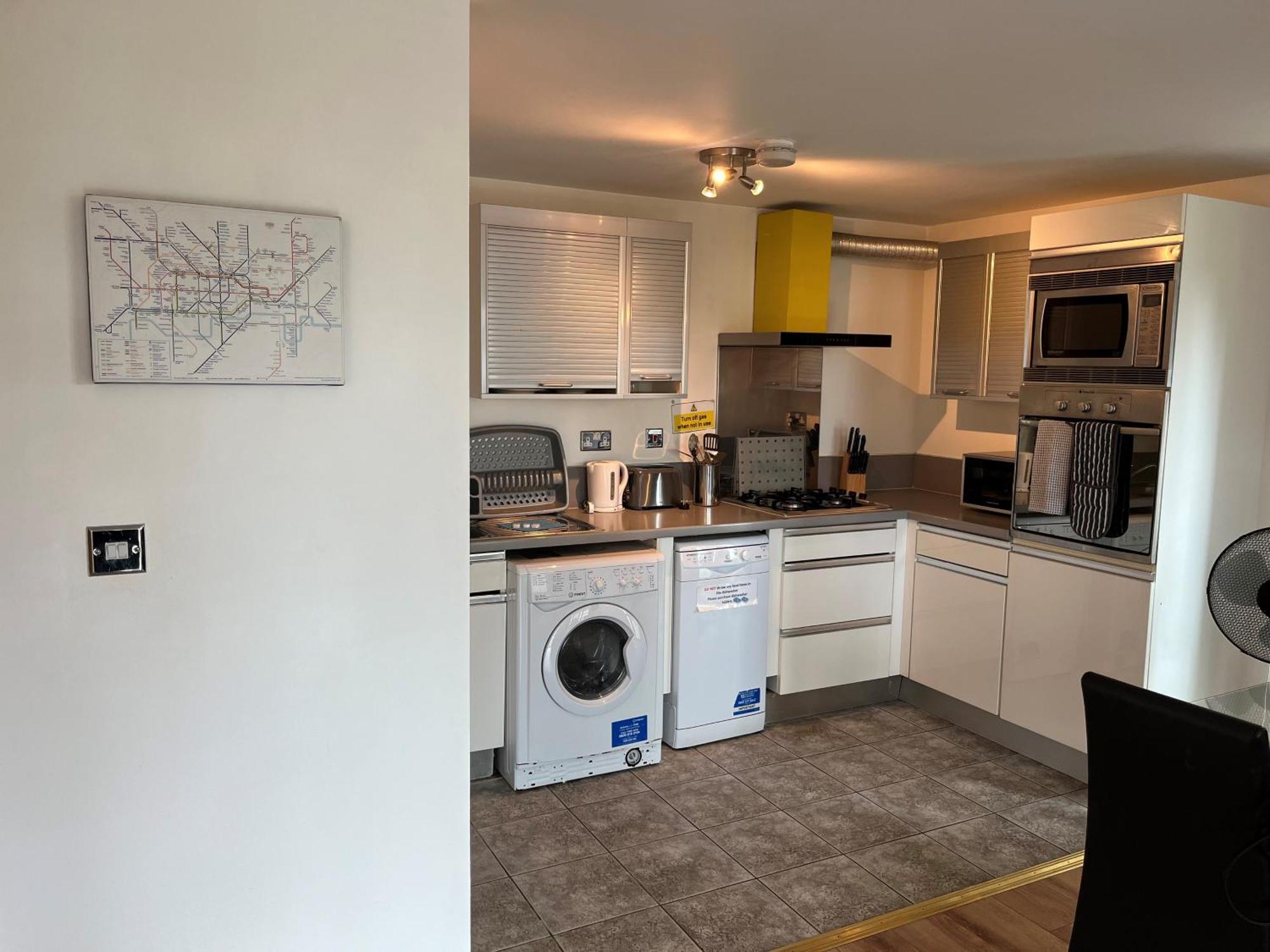 Access Apartments City Лондон Экстерьер фото