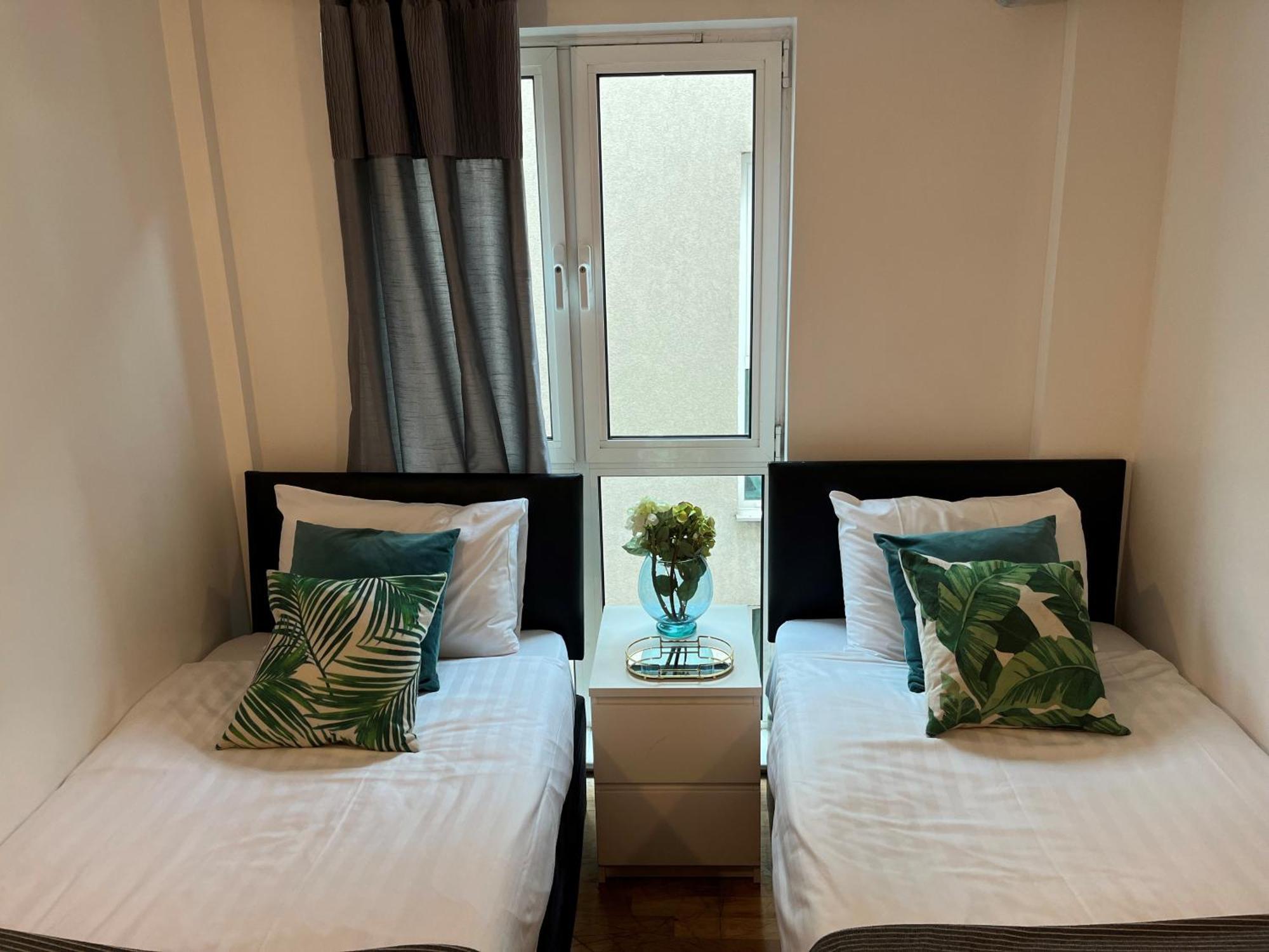 Access Apartments City Лондон Экстерьер фото