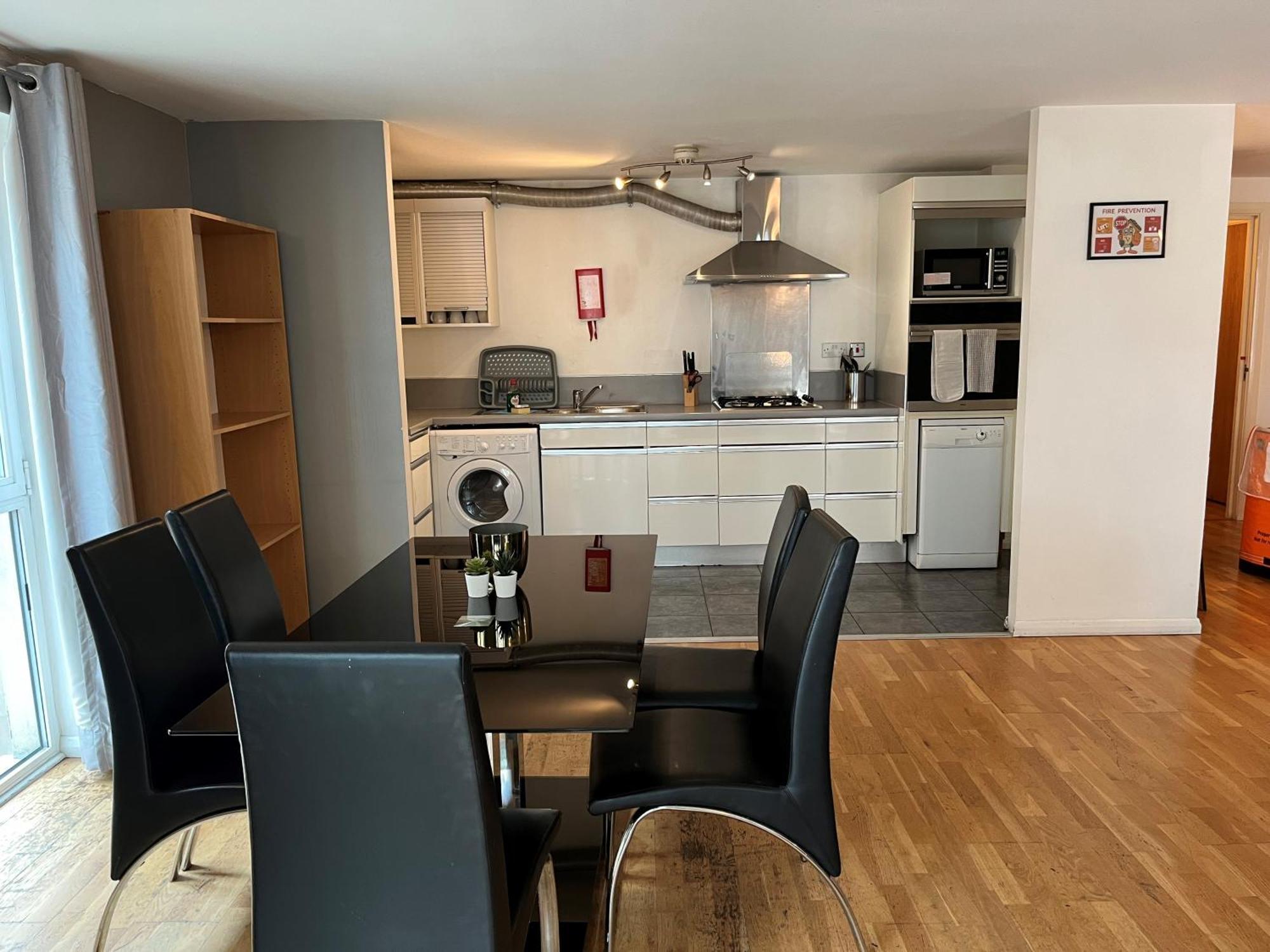 Access Apartments City Лондон Экстерьер фото